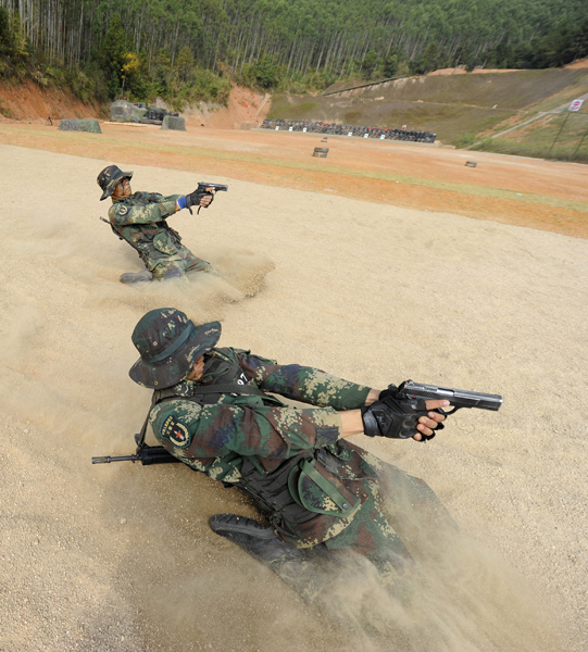 【黨的十九大精神進軍營】風雨礪劍！火箭兵枕戈待旦只為導彈騰飛